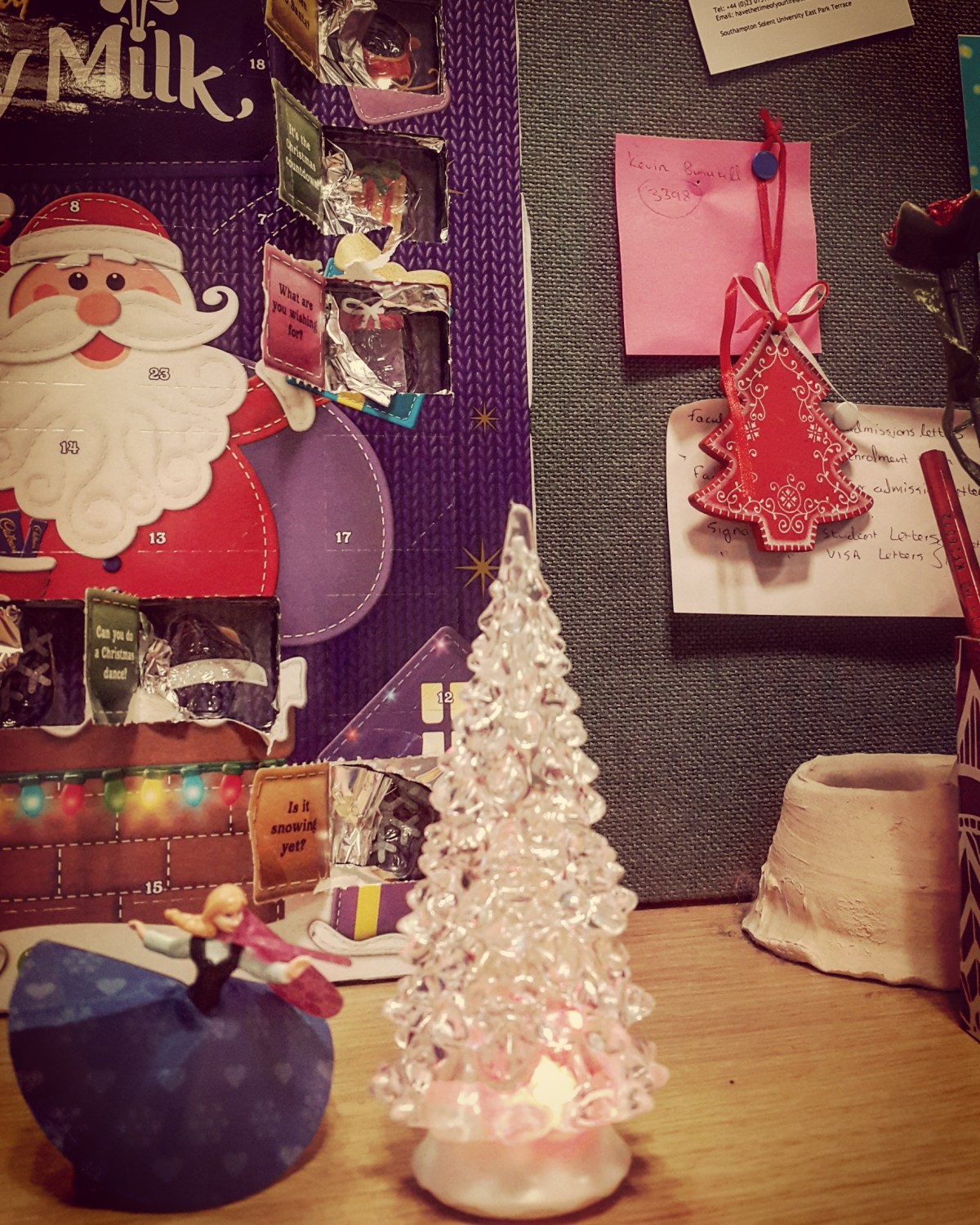 Blogmas day 6- Legs and&nbsp;decs